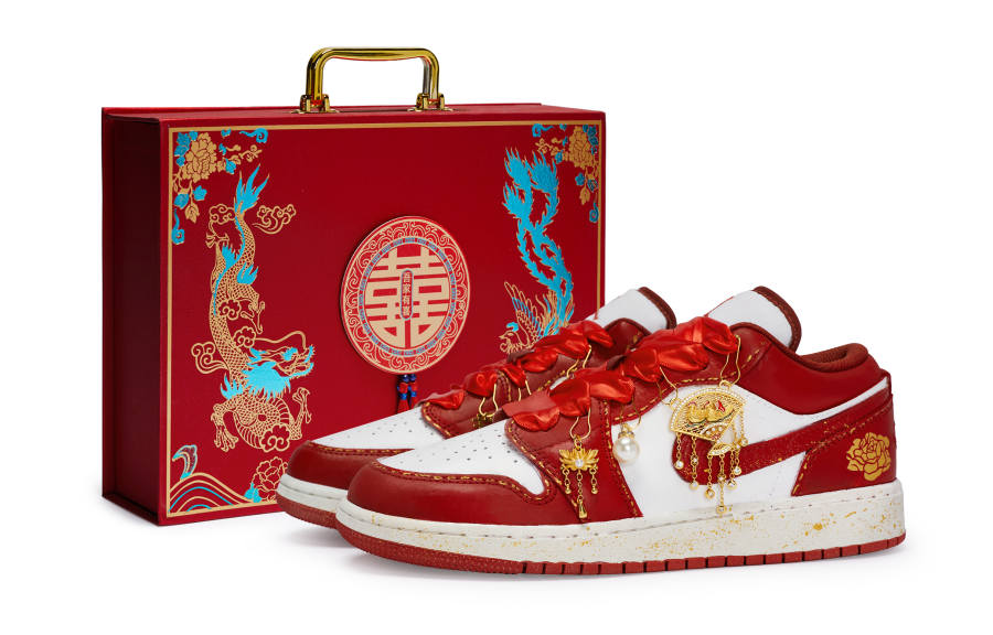 Jordan Jordan Air Jordan 1 Abrasion Resistant Breathable Low top Children's Basketball Shoes Red White Gold Teenagers