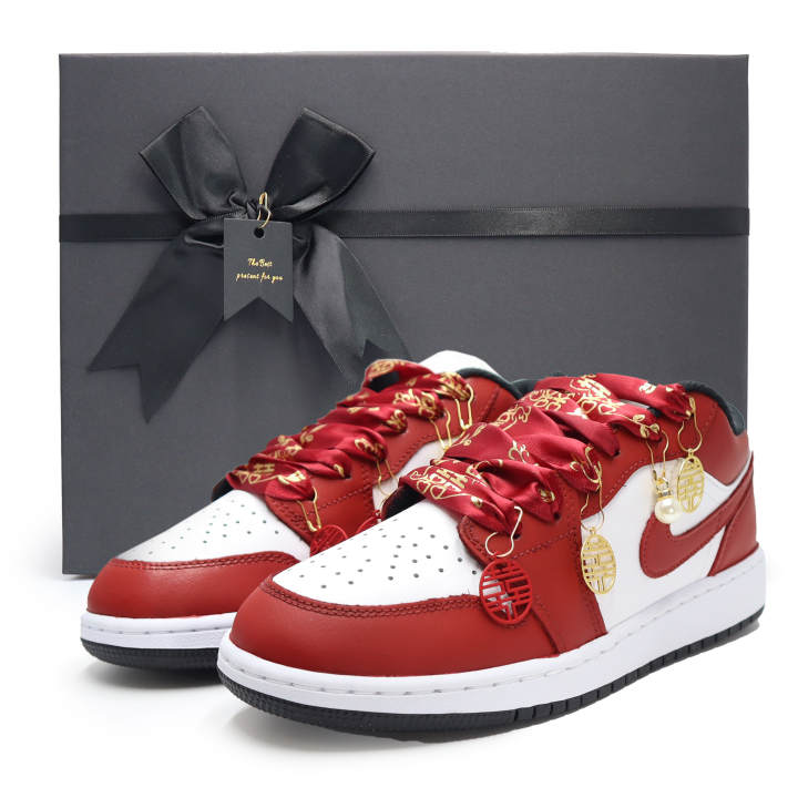 Jordan Jordan Air Jordan 1 Kids' Basketball Shoes Grade School