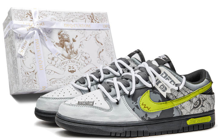 Nike Nike Dunk Hiking Stroll Slip Resistant Cushioning Slip Resistant Cushioning Skateboard Shoes Kids'