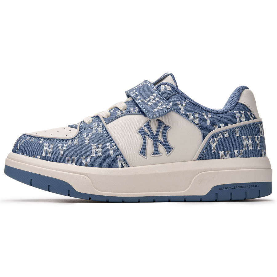 MLB New York Yankees Monogram Polyester Slip Resistant Low top Skateboard Shoes Blue Kids'