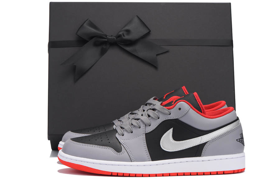 Jordan Women's Jordan Air Jordan 1 Abrasion Resistant Low top Children's Basketball Shoes Black Red