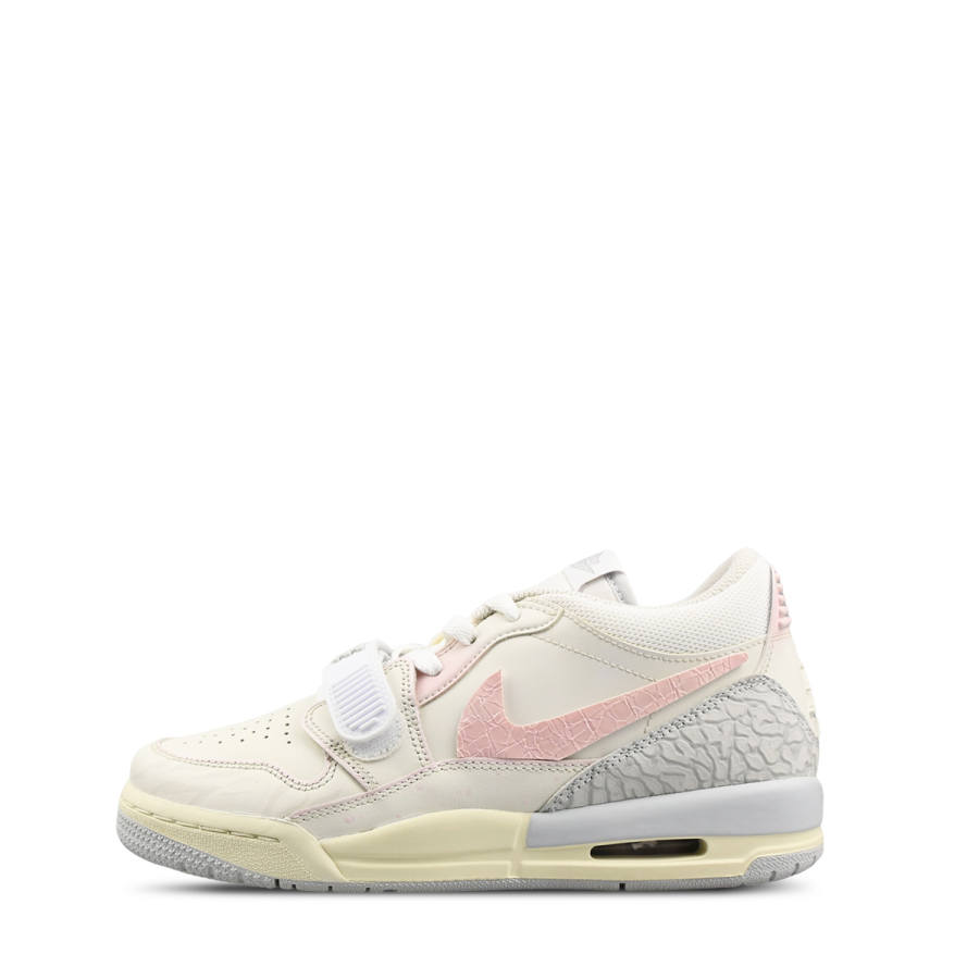 Jordan Jordan Legacy 312 Gradient Slip Resistant Low top Children's Basketball Shoes Beige Pink Teenagers