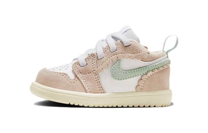 Jordan Jordan 1 Low SE Scalloped Edge Guava Ice TD