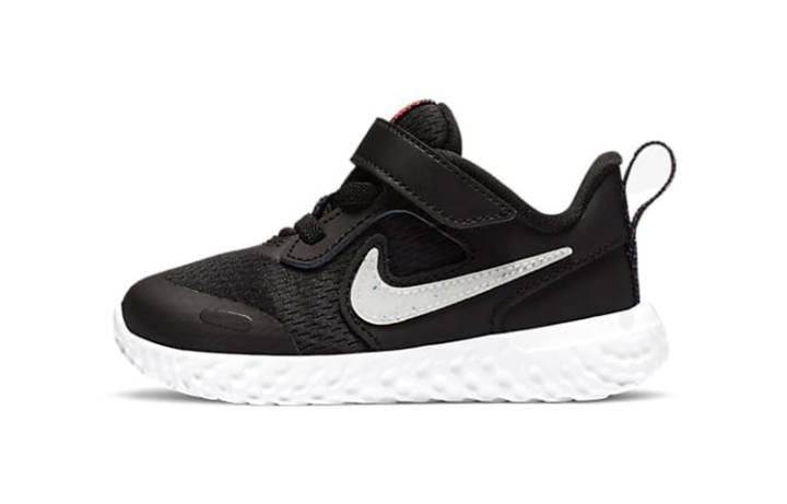 Nike Nike REVOLUTION 5 Comfortable And Breathable Cushioning Slip Resistant Low top Toddler Shoes Black White