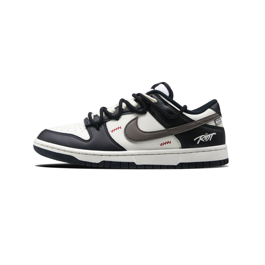 Nike Nike Dunk Strike Leather Abrasion Resistant Low top Kids' Skateboarding Shoes Black Brown Teenagers