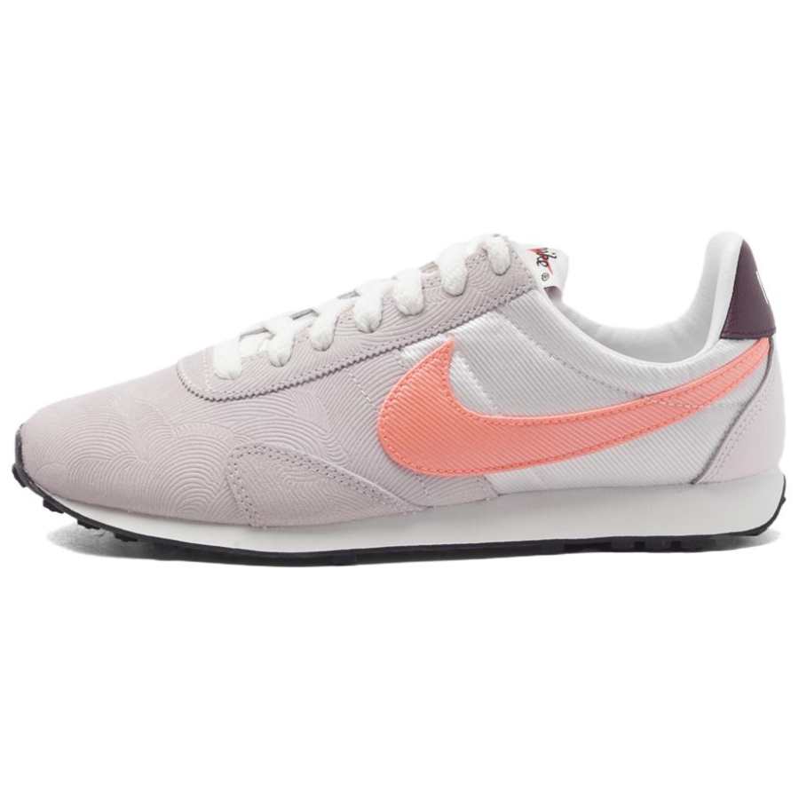 Nike Nike Pre Montreal Racer Abrasion Resistant Abrasion Resistant Low top Running Shoes Women's Pearl Pink