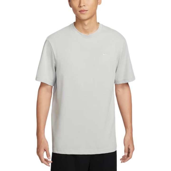 Nike Nike Primary Men's Dri-FIT Short-Sleeve Versatile Top