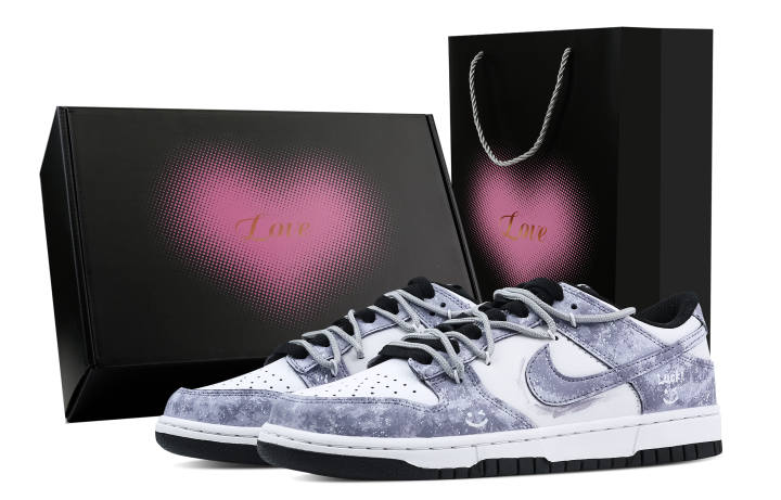 Nike Nike Dunk Lucky Smile 2 Heart Box Leather Slip Resistant Abrasion Resistant Low top Skateboard Shoes Purple White Kids'