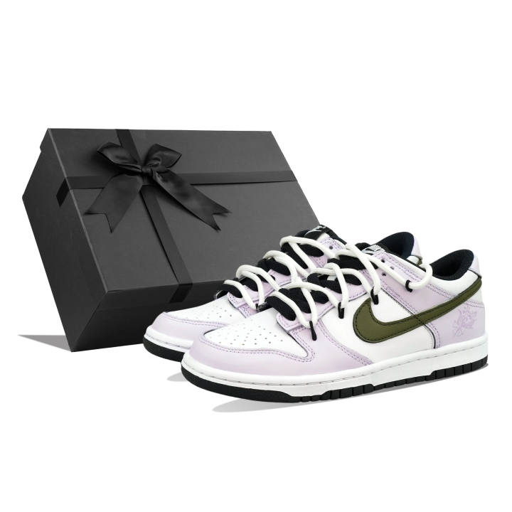 Nike Nike Dunk Leather Waterproof And Slip Resistant Low top Skateboard Shoes Women's Light Purple