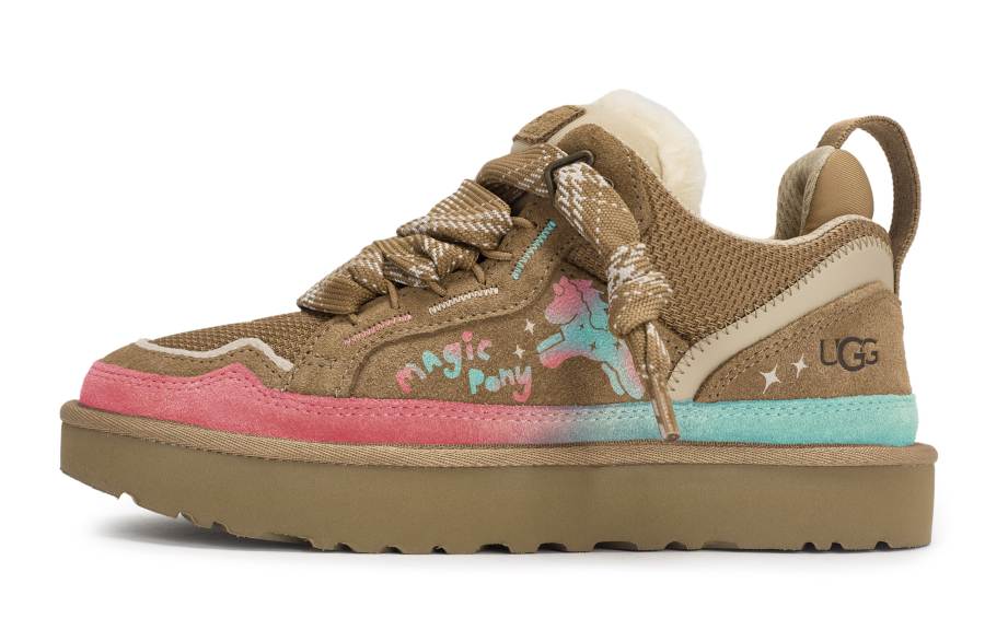 UGG UGG 811 Manufacturing, Magic Pony