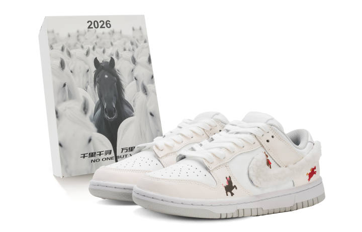 Nike Nike Dunk Slip Resistant Abrasion Resistant Low top Skateboard Shoes Women's White Pink