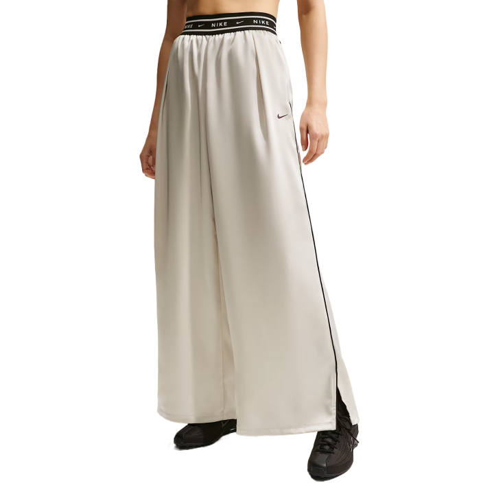 Nike Nike logo-embroidered trousers