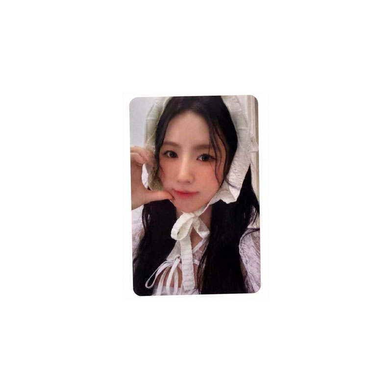 CUBE ENTERTAINMENT Zhao Meiyan Cubee Desk Calendar Special Gift Card Photocards 1 Pc