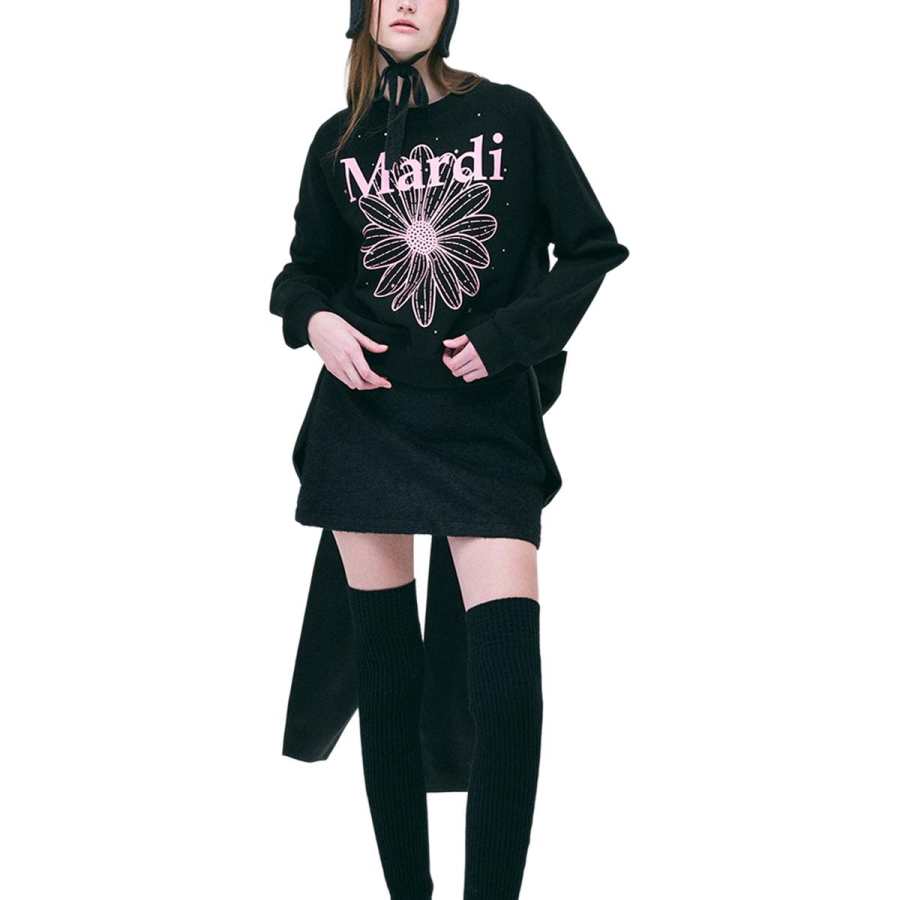 MARDI MERCREDI 24 Christmas Collection RAGLAN FLOWERMARDI STONE EMBELLISHED_BLACK PINK Sweatshirt Short, Korean Style