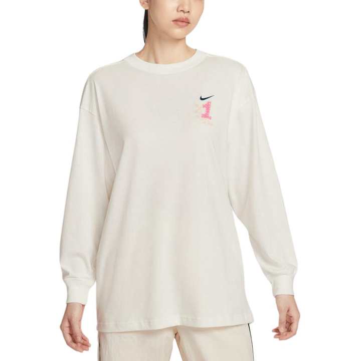 Nike Nike T Shirts Women's 133 Crew Neck Moderate Straight Fit