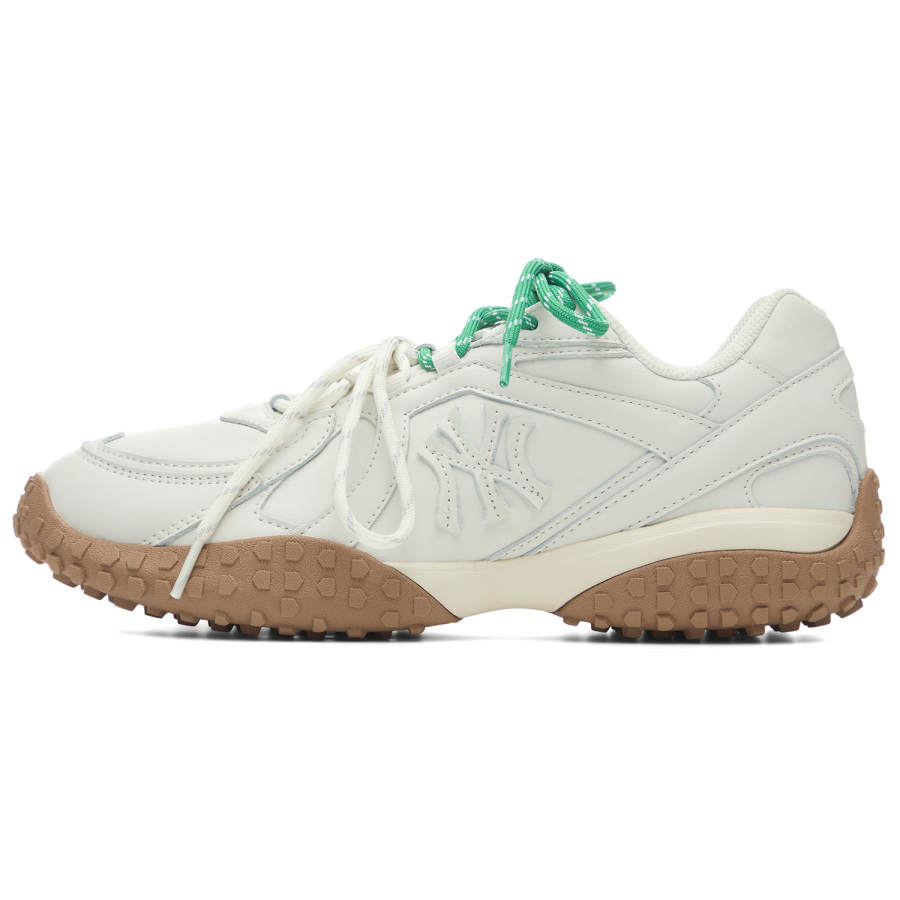 MLB New York Yankees Synthetic Leather Slip Resistant Lightweight Low top Skateboard Shoes Unisex Ivory White