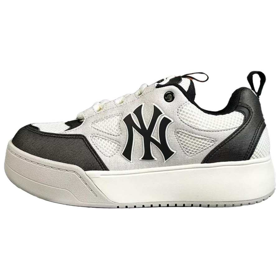 MLB New York Yankees Slip Resistant Slip Resistant Low top Skateboard Shoes Unisex Gray