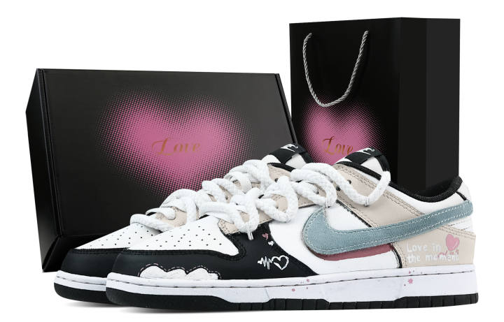 Nike Nike Dunk Peach Jelly 2 Heart Box Leather Slip Resistant Abrasion Resistant Low top Skateboard Shoes Black Pink Kids'