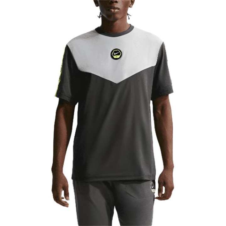 Nike Nike Sportswear T Shirts Men's Gray Crew Neck