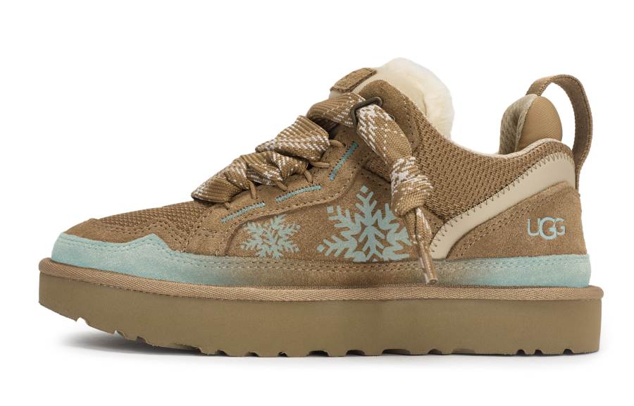 UGG REGO Hot Dog, Wander Snow Print Slip Resistant Low top Casual Shoes Women's Brown