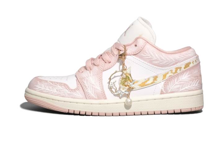 Jordan Jordan Air Jordan 1 Low top Skateboard Shoes Women's Gold Pink