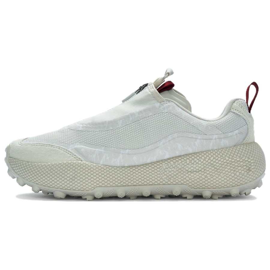 Under Armour VENTURE PRO Low top Casual Shoes Unisex White