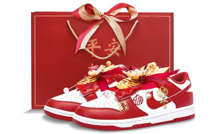 Nike Nike Dunk Low top Skateboard Shoes Women's Red
