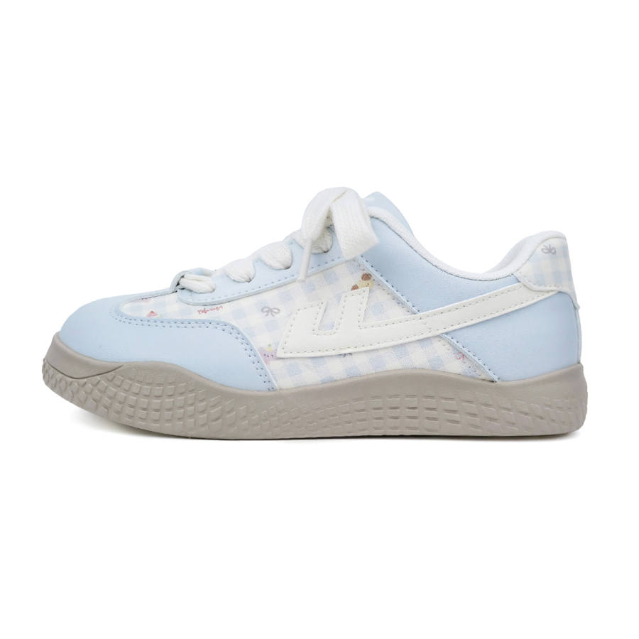 Warrior Abrasion Resistant Coverage Lightweight Low top Casual Shoes Women's