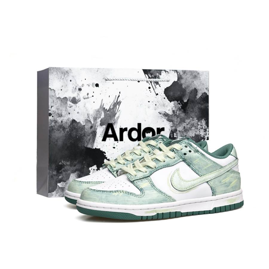 Nike Nike Dunk Wadi Leather Abrasion Resistant Height Increasing Low top Kids' Skateboarding Shoes White Green Teenagers