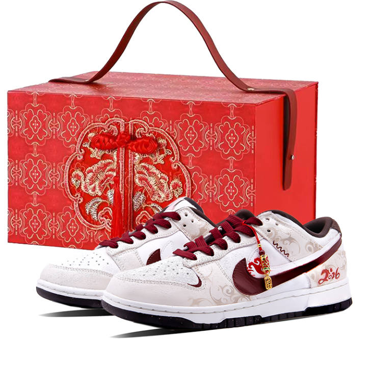 Nike Nike Dunk Big Mountain Manufacturing, Plain Red Pattern Skateboard Shoes Women's