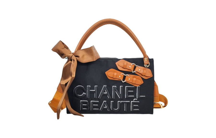 CHANEL Makeup & Toiletry Bags Unisex