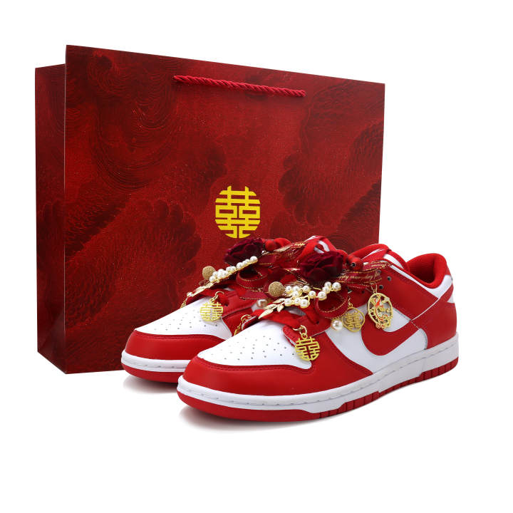 Nike Nike Dunk Eternal Love Leather Abrasion Resistant Lightweight Slip Resistant Low top Skateboard Shoes Unisex Red