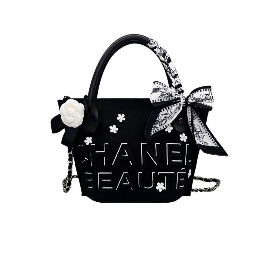 CHANEL Makeup & Toiletry Bags Women's