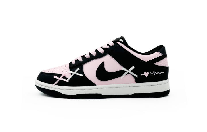 Nike Nike Dunk Slip Resistant Abrasion Resistant Low top Skateboard Shoes Women's Black Pink
