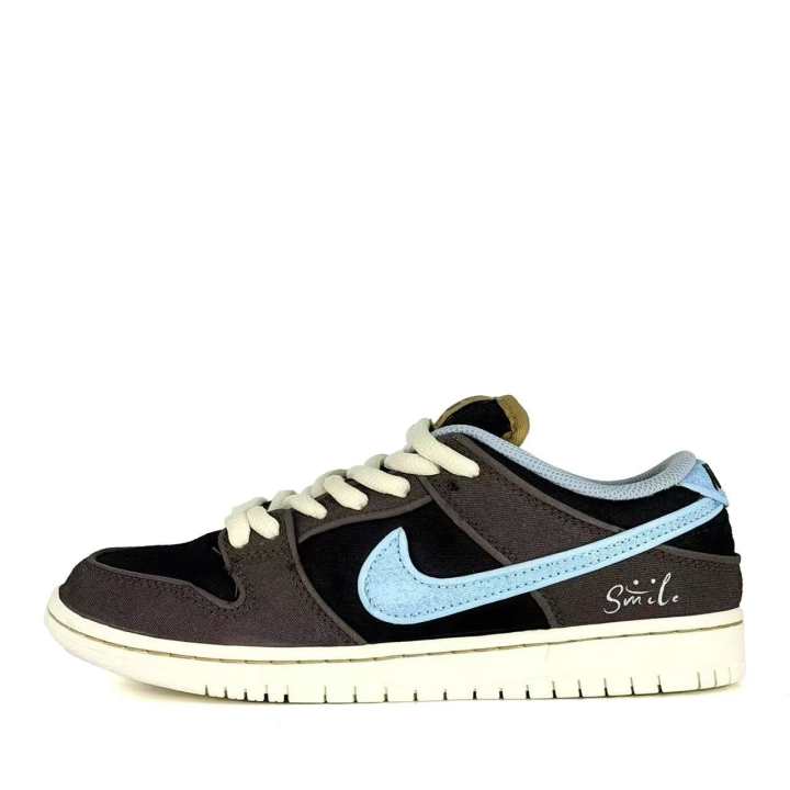 Nike Nike Dunk SB Smile Minimalist Style Versatile Abrasion Resistant Low top Skateboard Shoes Unisex Light Gray