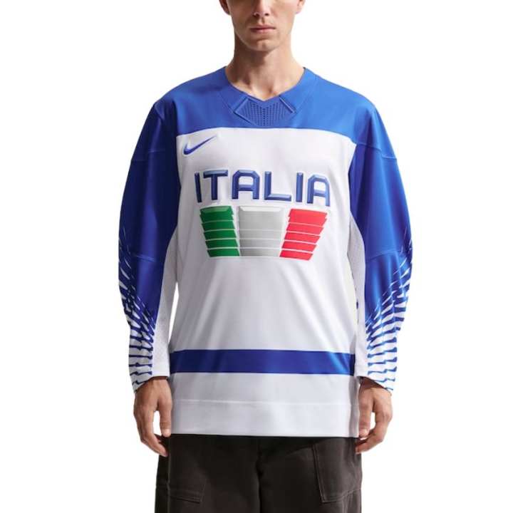 Nike Nike Sportswear Men's Blue V Neck Moderate
