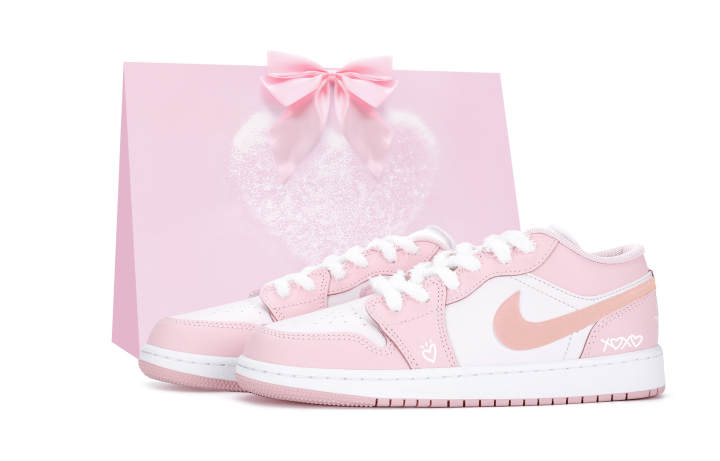 Jordan Jordan Air Jordan 1 Low top Skateboard Shoes Women's Pink