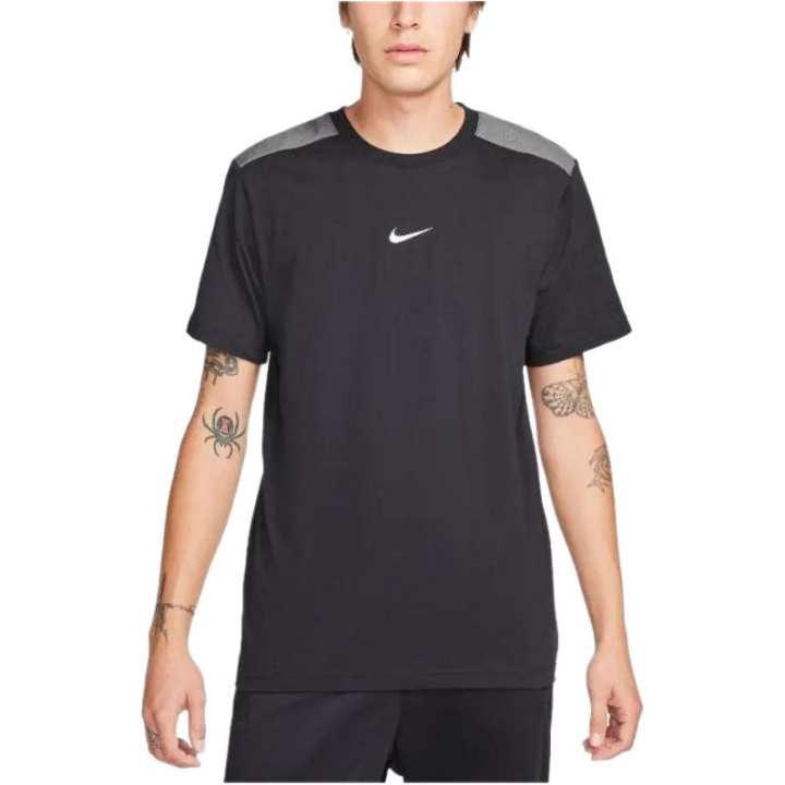 Nike Nike T Shirts Men's Black Crew Neck Moderate Straight Fit