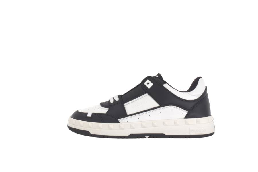 Valentino FREEDOTS Low top Skateboard Shoes Men's Black