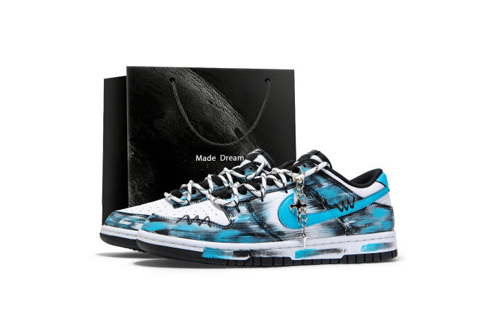 Nike Nike Dunk Slip Resistant Abrasion Resistant Low top Skateboard Shoes Women's Black White Blue