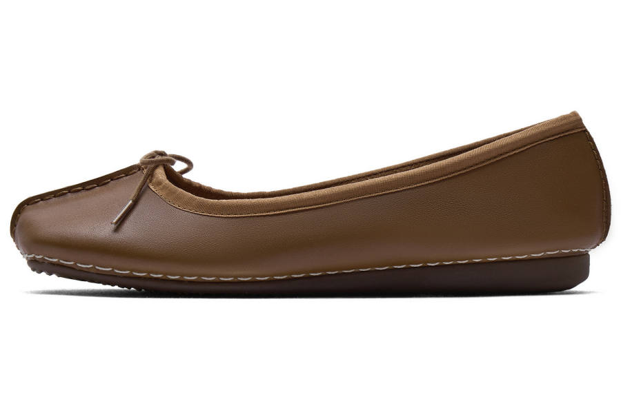 Clarks Freckle Ice Cow Leather Slip on Fashion Ballet Shoes Women's Dark Brown