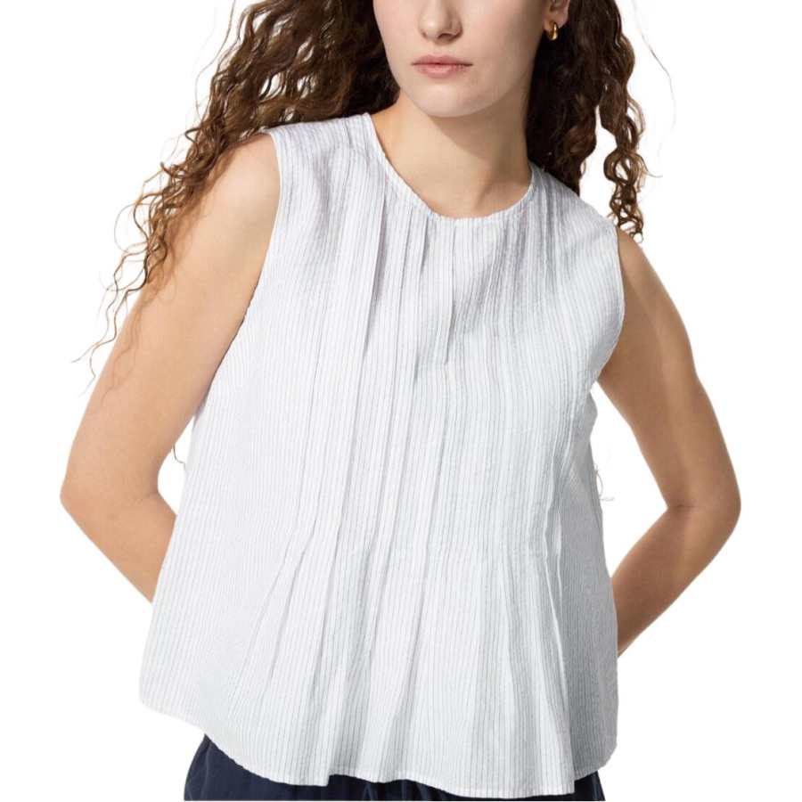 UNIQLO Shirts Women's Ivory Crew Neck