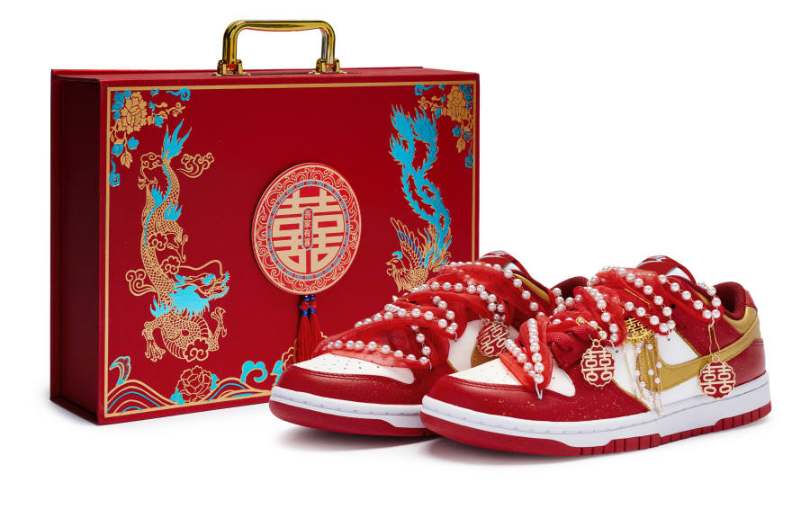 Nike Nike Dunk 811 Manufacturing, Eternal Love, Gift Box Low top Skateboard Shoes Women's Red Gold White