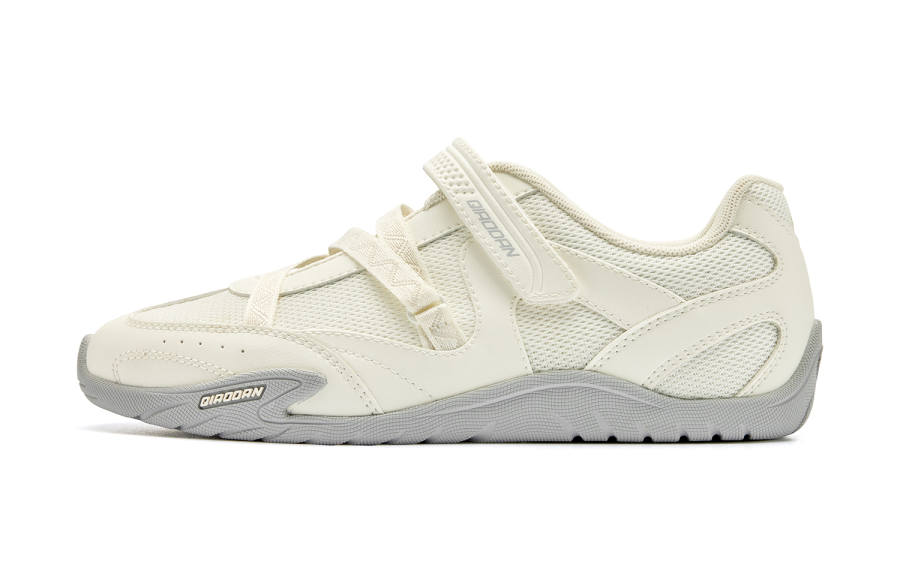 QIAODAN Thermal Slip Resistant Abrasion Resistant Lightweight Breathable Height Increasing Low top German Army Trainers