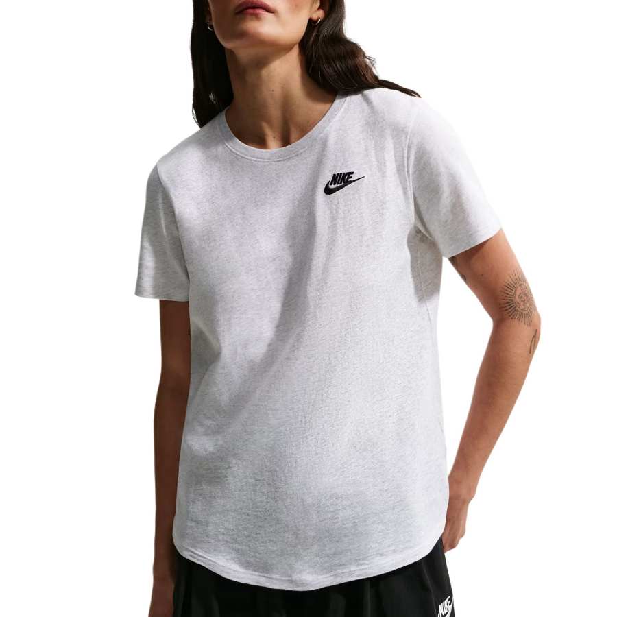 Nike Nike Sportswear Club Essentials Women's T-Shirt