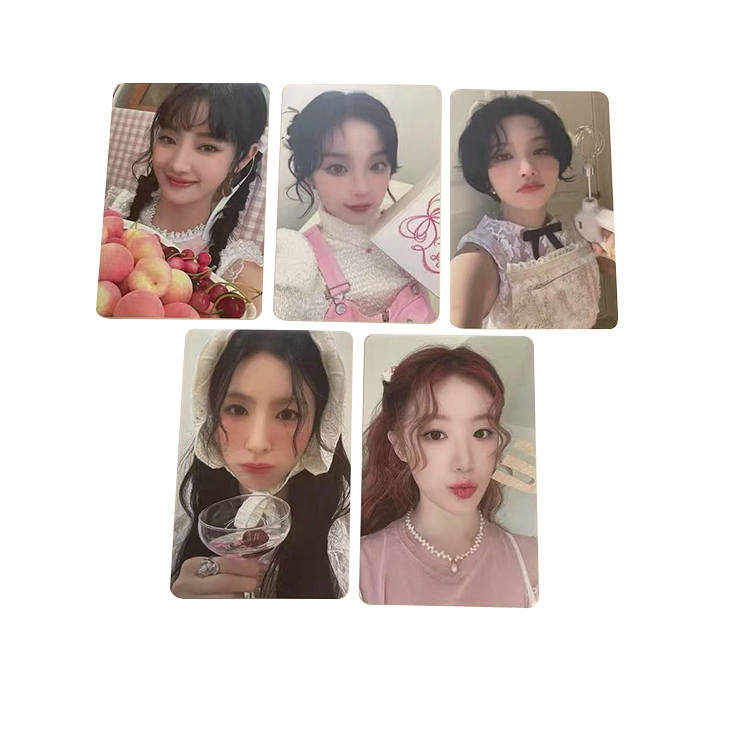 CUBE ENTERTAINMENT CUBE ENTERTAINMENT GI DLE Doll Special Gift Card Photocards 1 Pc