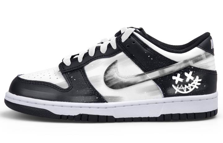 Nike Nike Dunk Low top Skateboard Shoes White Black Gray Teenagers