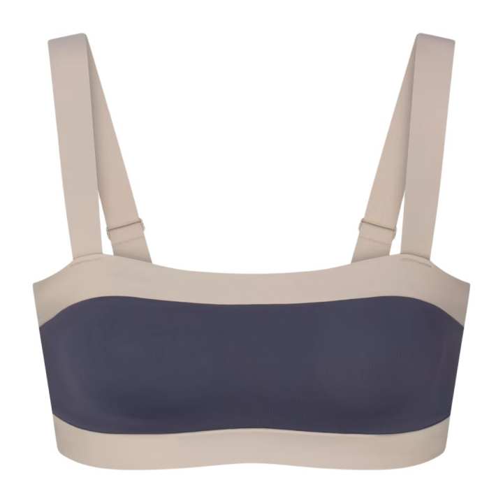 Nike NikeSKIMS Matte Shine Mix Women's Straight-Neck Bra