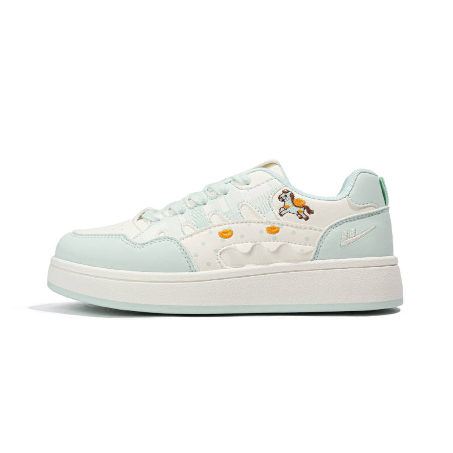 Warrior Synthetic Leather Abrasion Resistant Lightweight Low top Skateboard Shoes Women's Beige Cyan