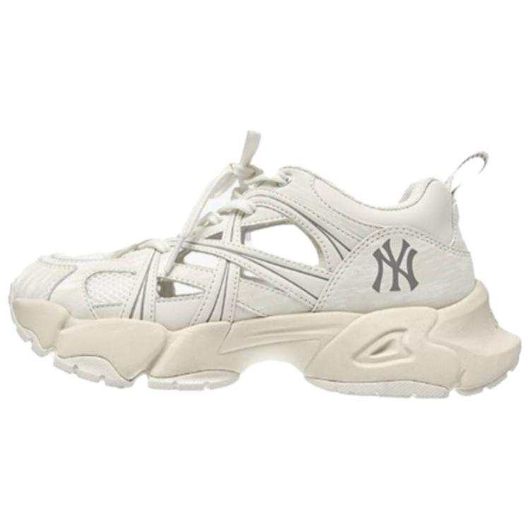 MLB New York Yankees Synthetic Leather Slip Resistant And Breathable River Trekking Shoes Unisex Light Cream